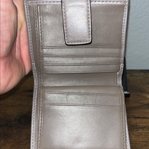 Coach Wallet with Silver Hardware/ Great Condition.. - Picture 4 of 11